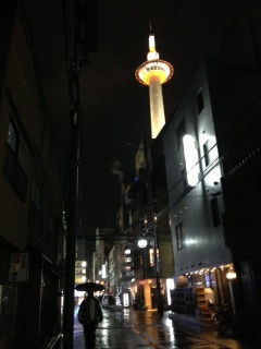 ���s�^���[